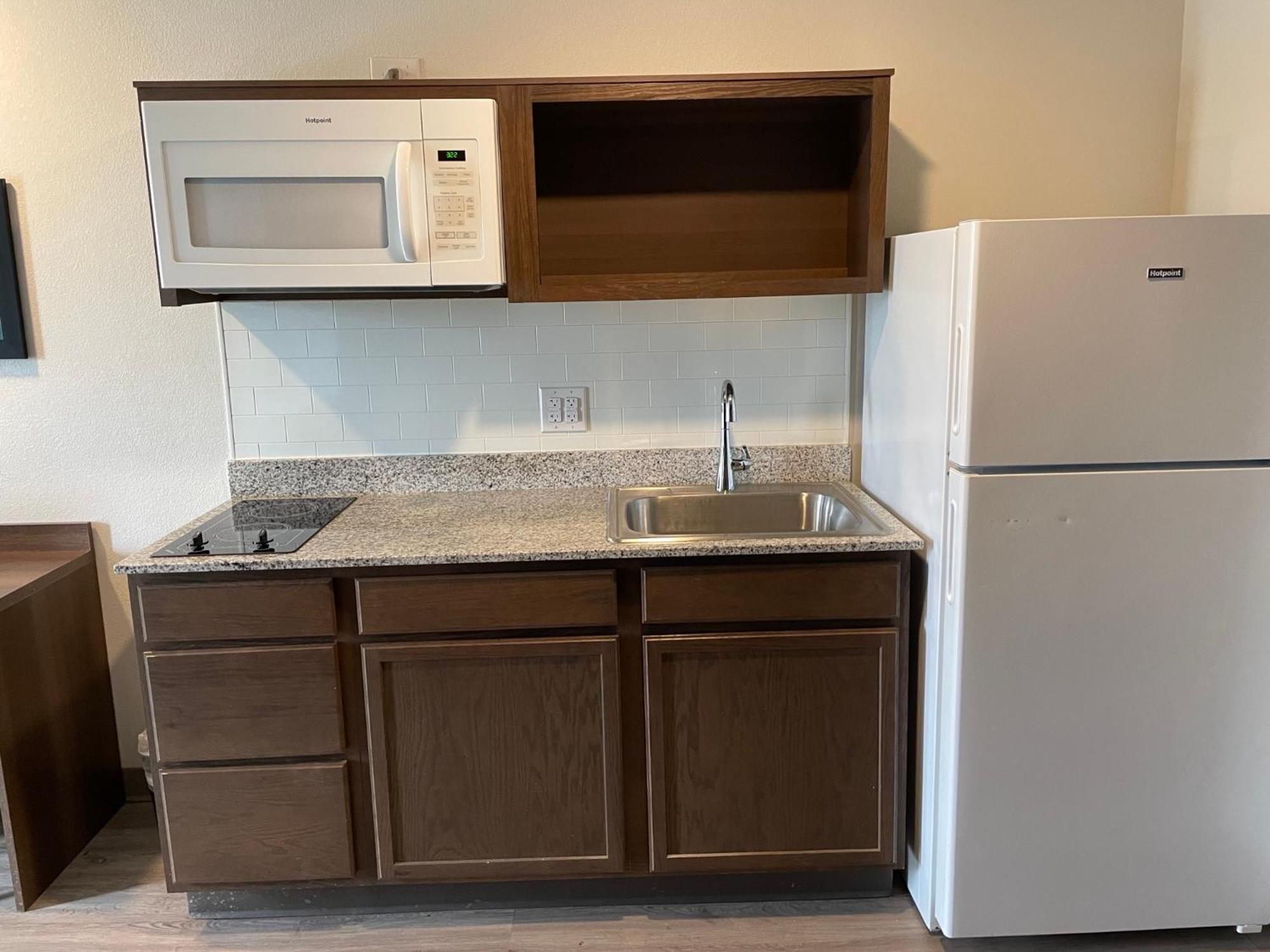 Woodspring Suites Detroit Мадісон-Гайтс Екстер'єр фото